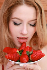 Naked Cutie With Strawberries-02