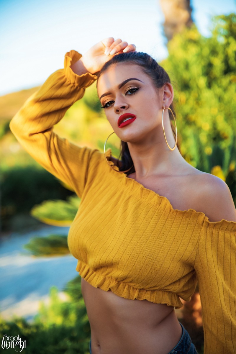 Brook Wright Gets Nude In The Garden-02