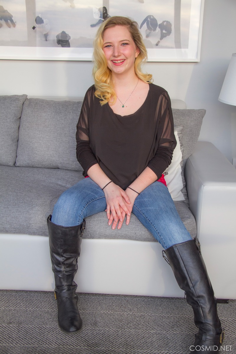 Mim Turner Presenting Her Huge Boobs-00