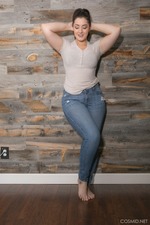 Lexi Lloyd Has Really Beautiful Big Tits-01