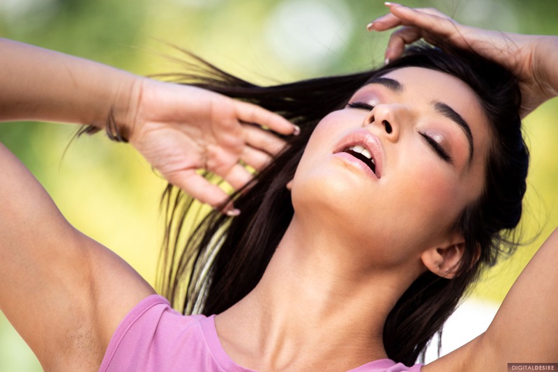 Stunning Emily Willis Posing By The Pool-00