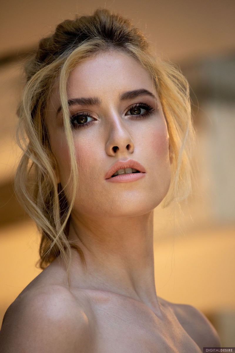 Mazzy Grace Shows Her Fantastic Naked Body-07