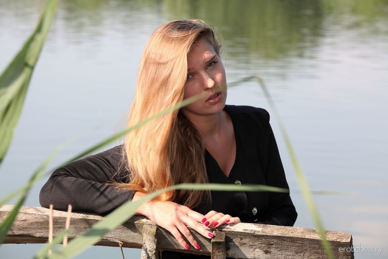 Beverly Loves Outdoor Nudity-14