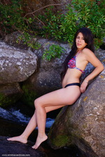 Lovely Daisy Gets Naked Outdoors-00