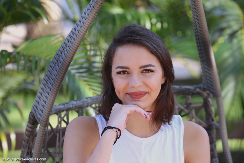 Beautiful Angelina Moore Gets Naked-11