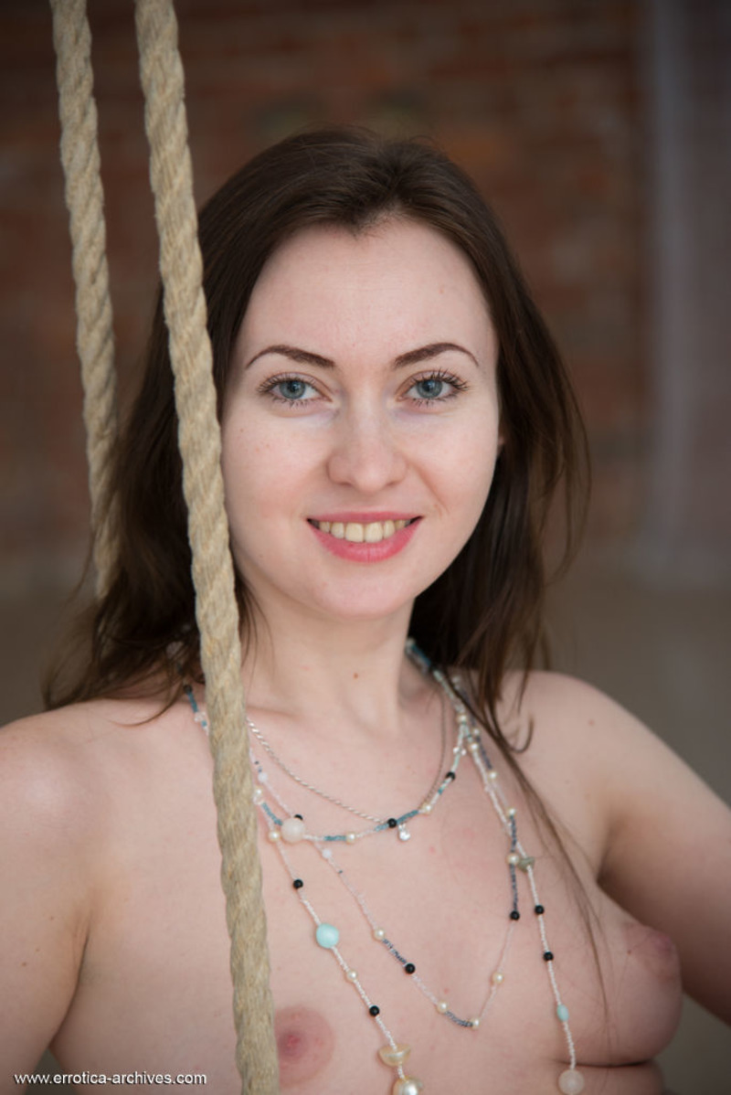 Lovely Angela Swinging Naked-08