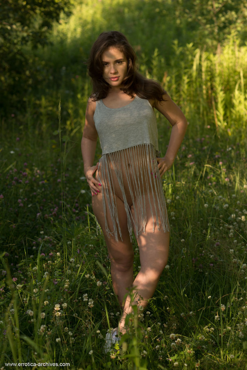 Leda Posing Outdoors-08