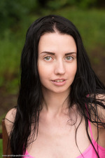 Veronica Snezna Posing In The Garden-03