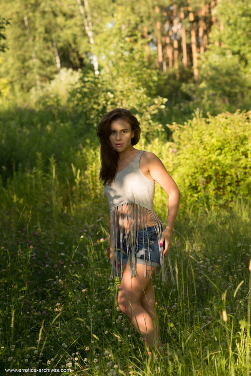 Leda Is Nyked Outdoors-10