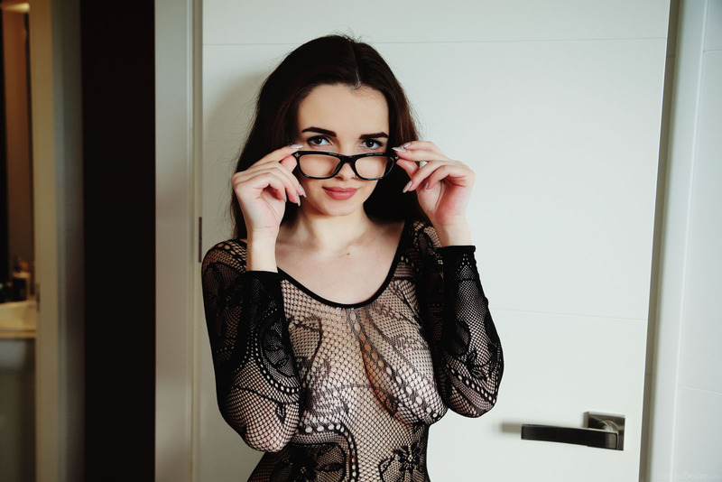 Busty Maible Looks Amazing In Sexy Bodystocking-02