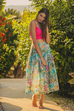 Lovely Teen Katrine Pirs Posing In The Garden-00