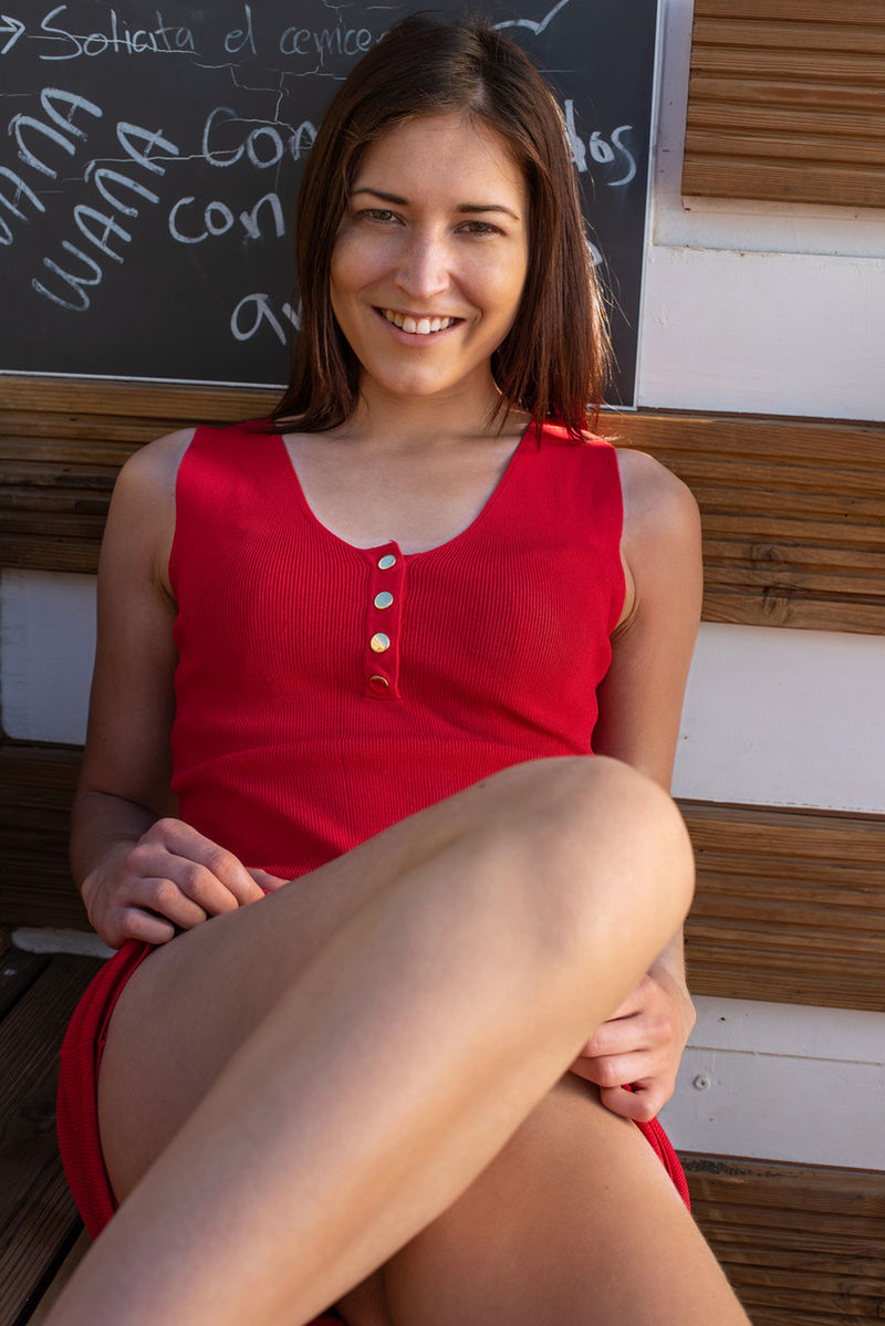 Afternoon Chill With Medina-03