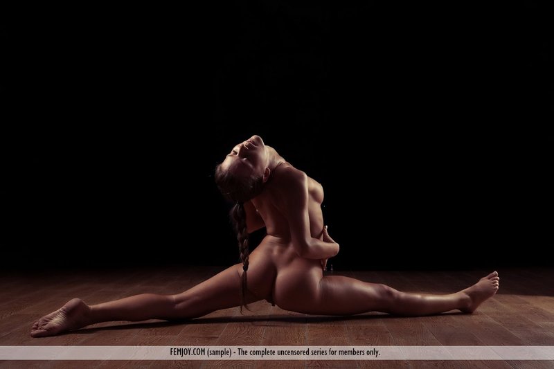 Naked And Wild-07