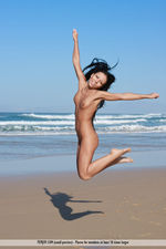 Naked Girl Bailey Posing At The Beach-02