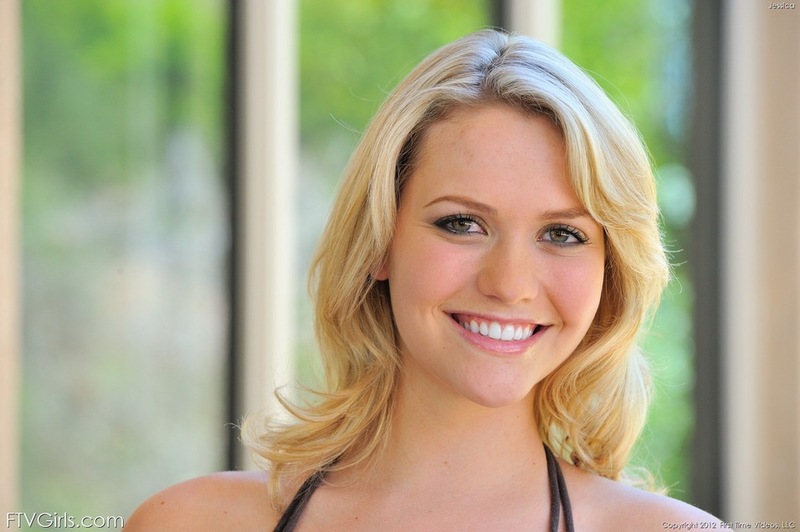 Naked teen Jessica-10