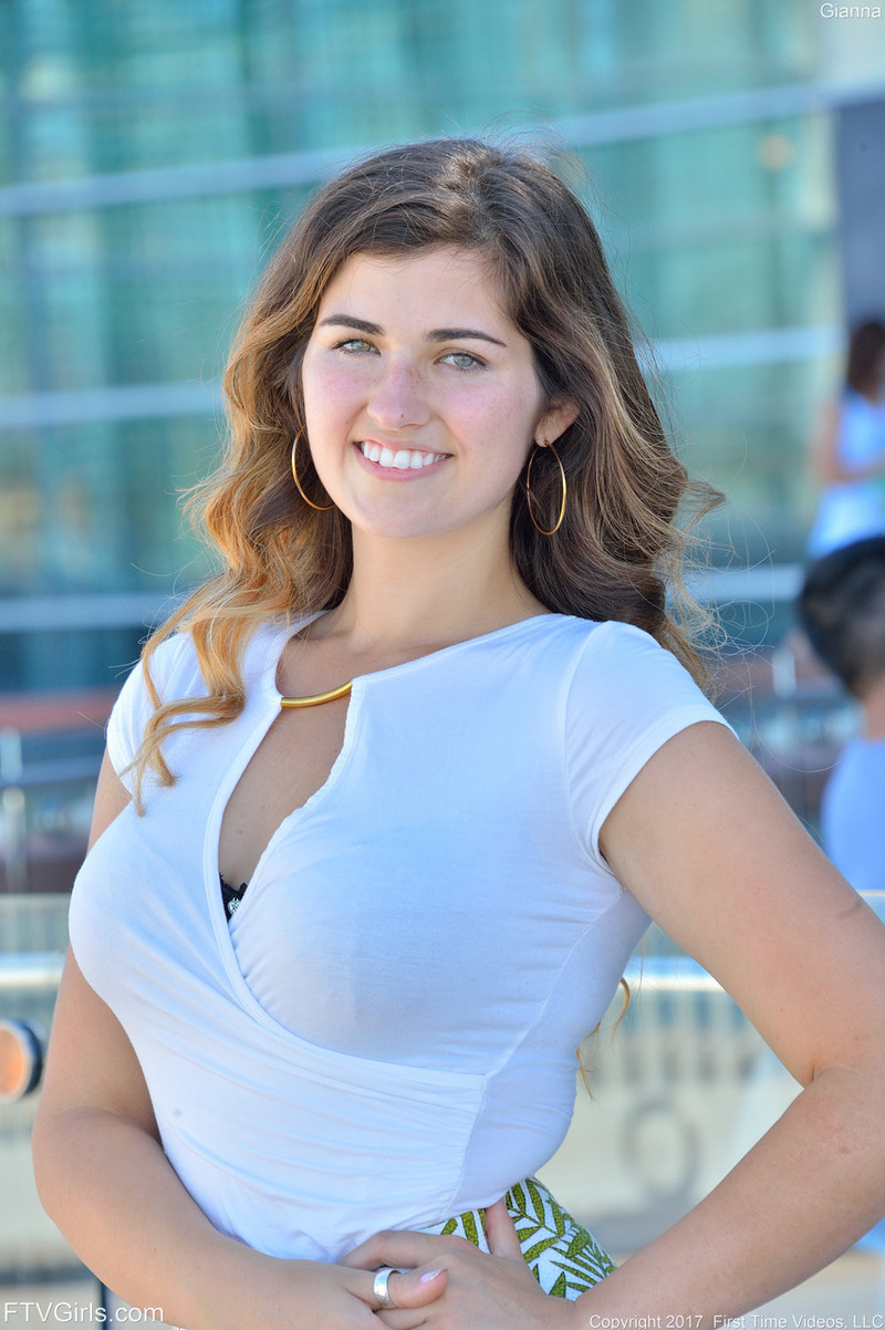 Naughty Gianna Reveals Her Big Tits-02