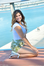 Naughty Gianna Reveals Her Big Tits-07