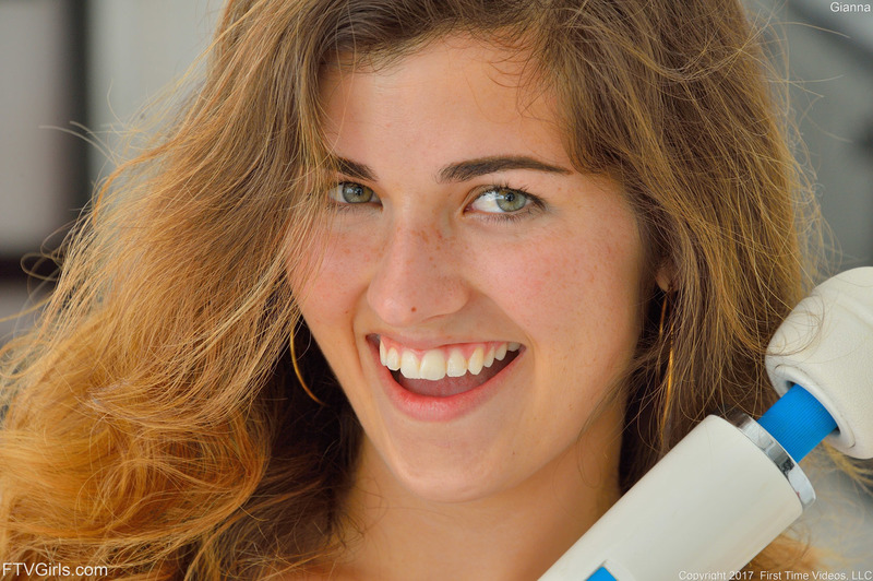 Gorgeous Gianna Shows Her Big Boobs-11