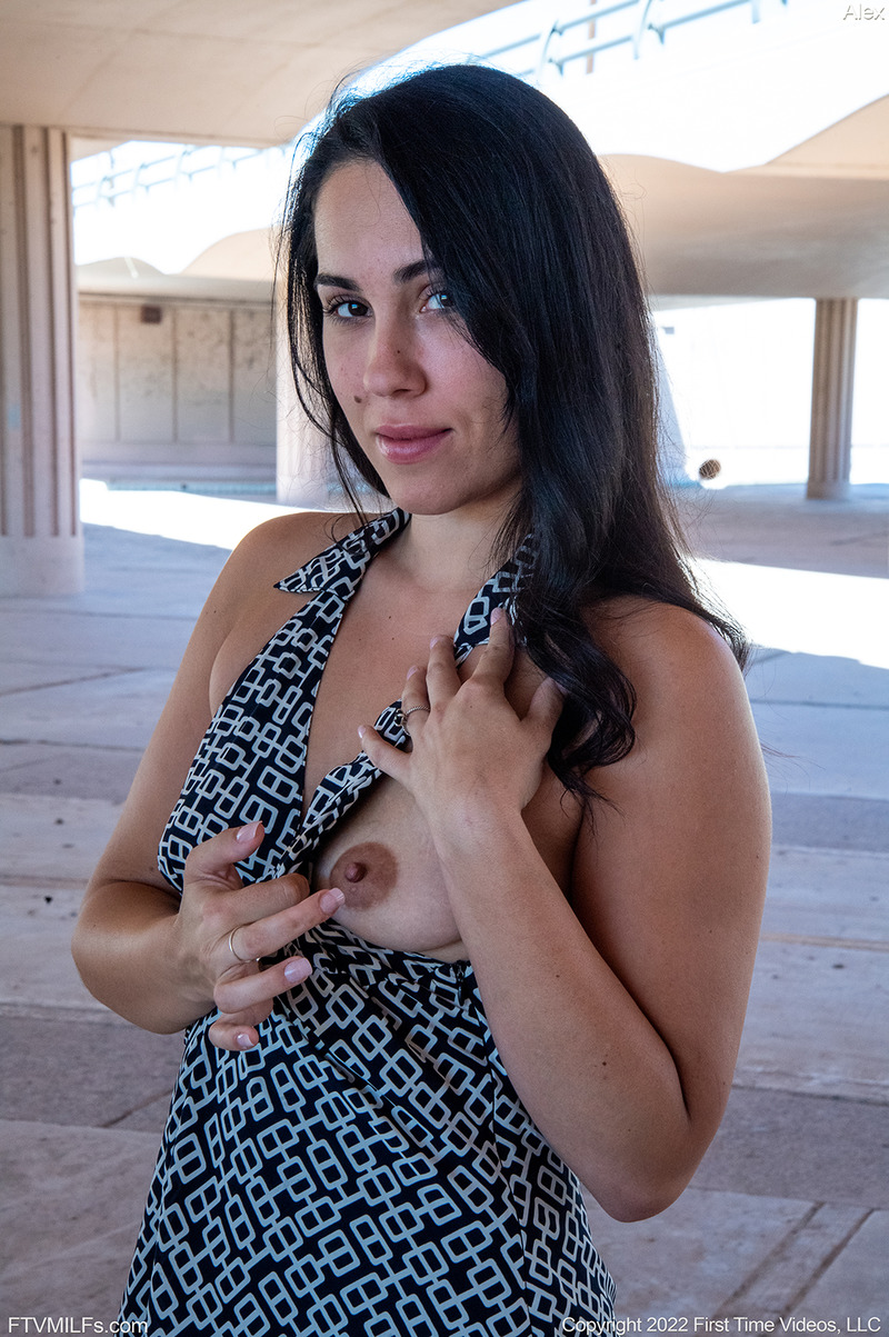 Alex Gets Horny In The Backyard-06