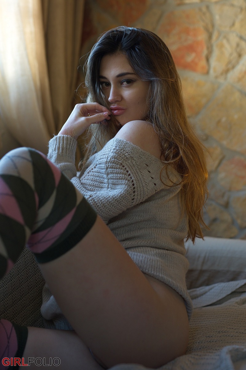 Gabriella Knight Shows Her Big Boobs-03