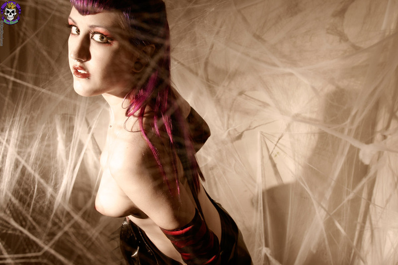 Hot Gothic Babe-02