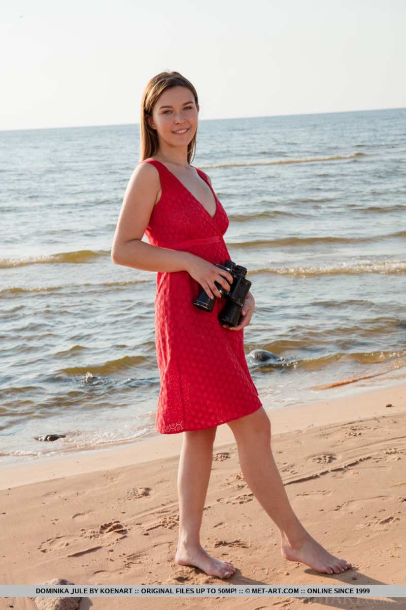 Dominika Is Naked On The Beach-06