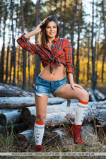 Zelda As Sexy Lumberjack-01