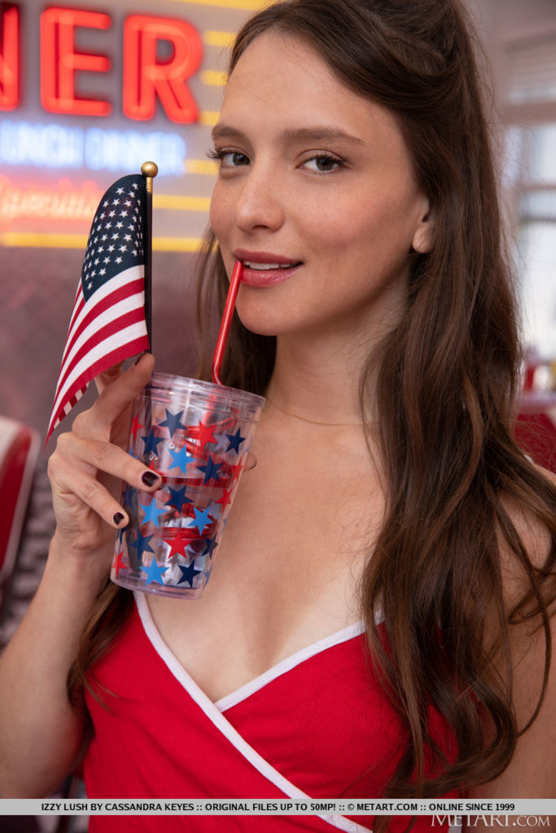 Izzy Lush Posing Naked-01