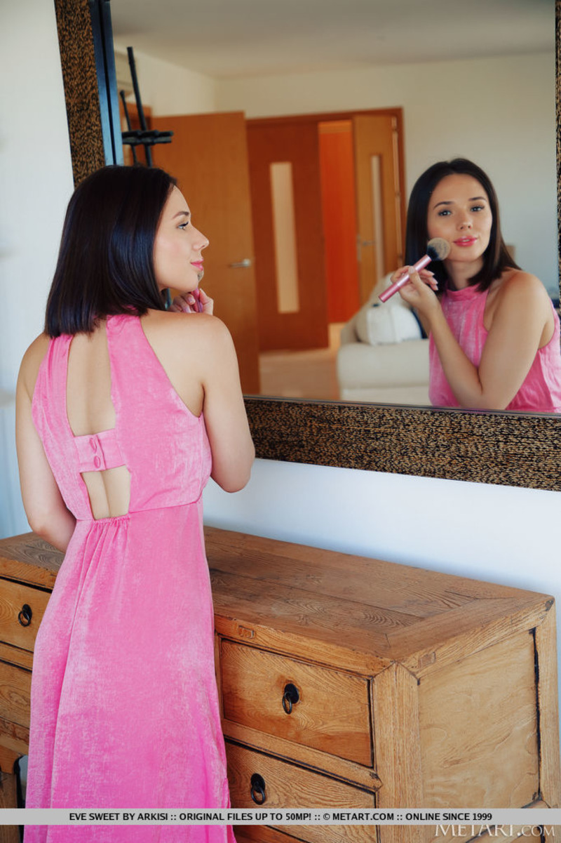 Damn Sexy Eve Sweet-00