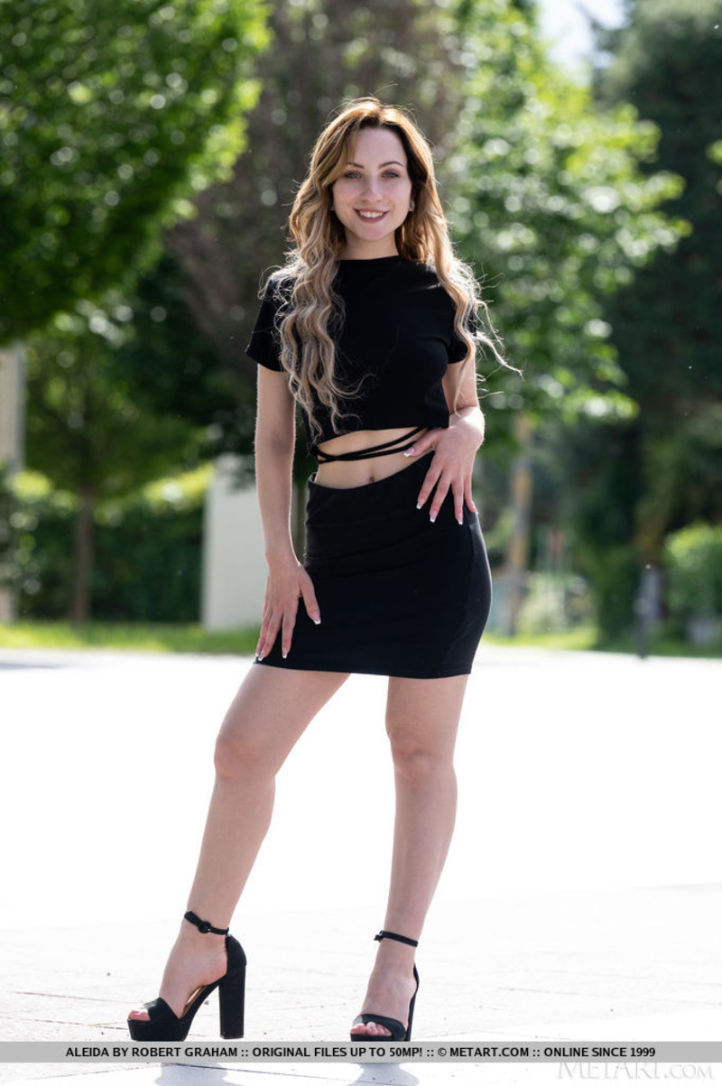 Lovely Aleida Gets Naked-13