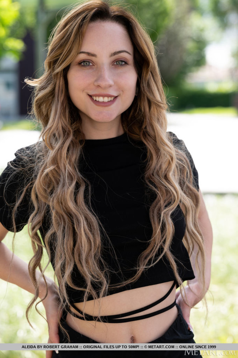 Lovely Aleida Gets Naked-16