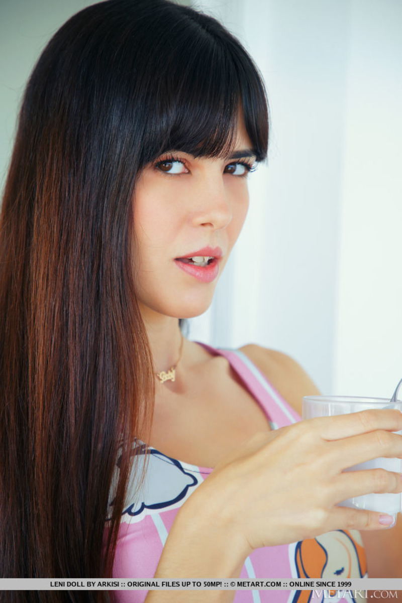 Leni Doll Shows Her Tight Ass-04