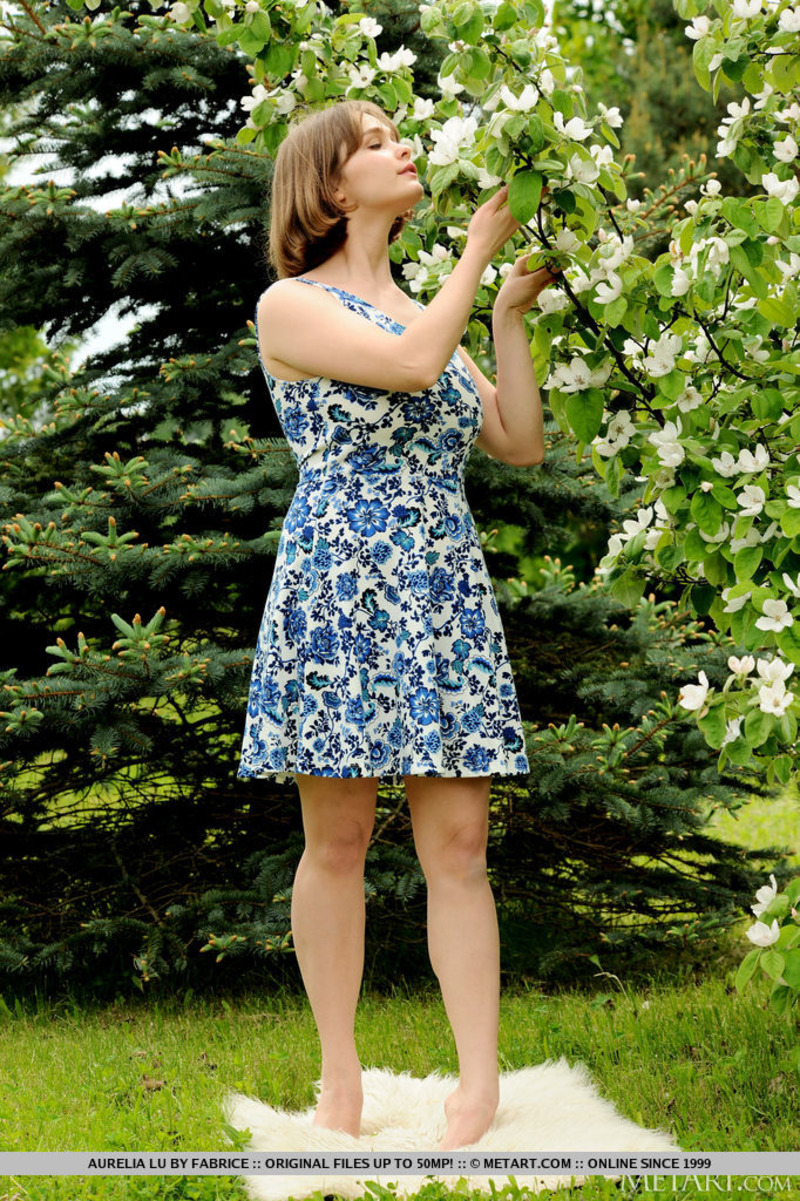 Busty Aurelia Lu Undressing Outdoors-01