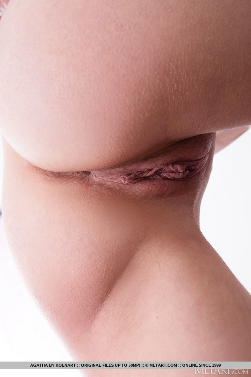 Agatha Shows Her Perfect Tits-07