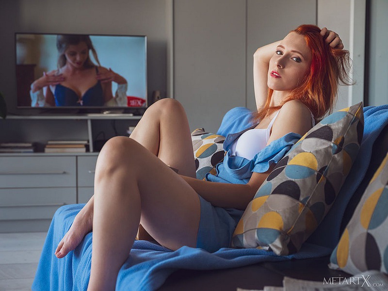 Fiery Redhead Elin Flame Playing With Her Pussy-03
