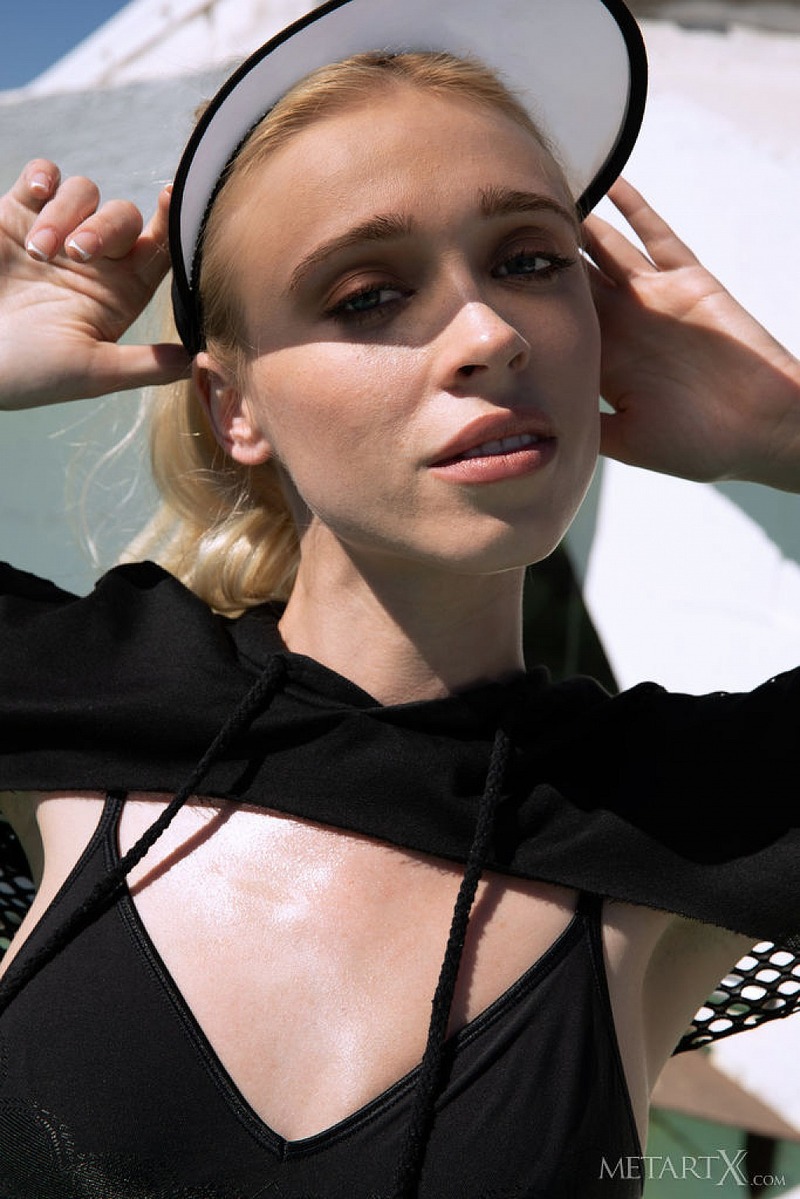 Riley Anne Gets Horny-10