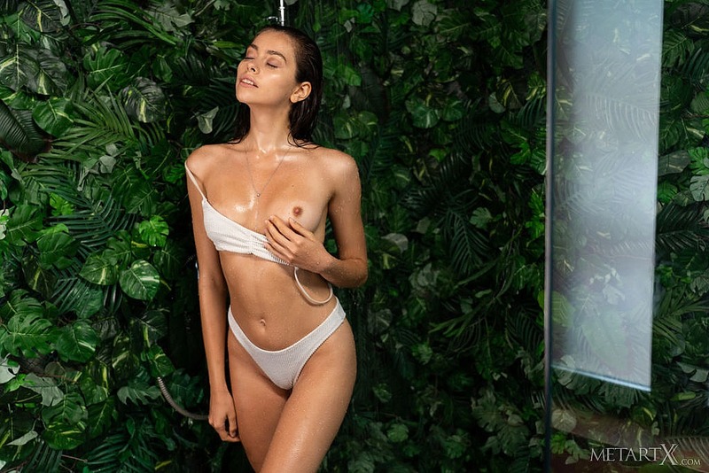 Foxy Alissa Masturbates-06