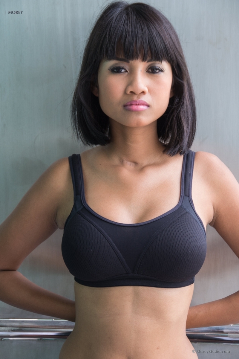 Busty Exotic Babe-05