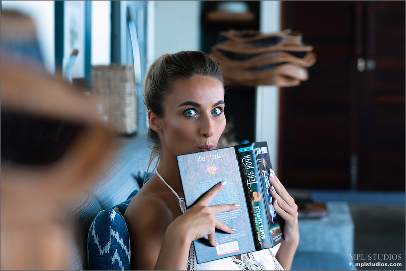 Beautiful Babe Cara Mell-00