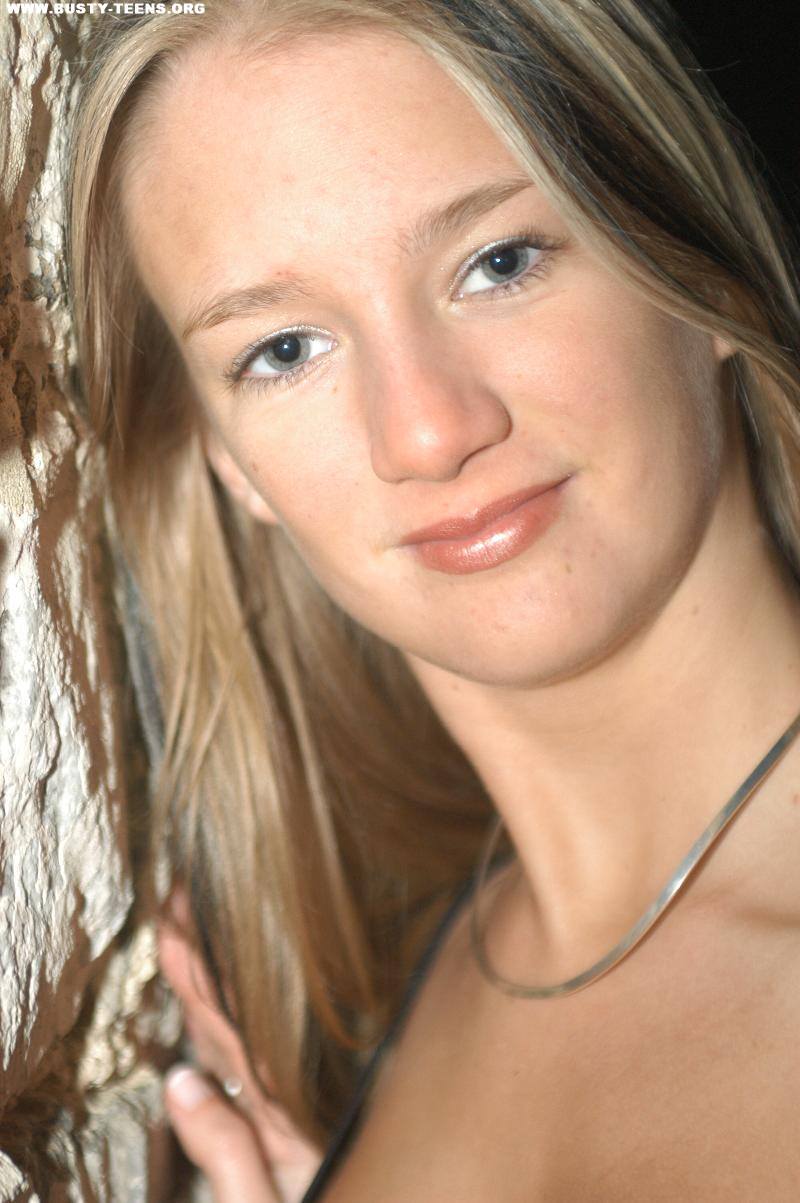 Outdoor nakedness with a busty teen-02