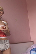 Alice and her girlfriends in hot action-07