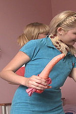 Alice and her girlfriends in hot action-08