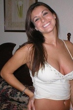 Busty blackhaired hottie in a naughty mood stripping-01