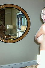 Creamy Veronica naked and spreading in bed-10