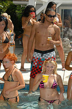 Super hot poolparty turns crazy here in these pics-07