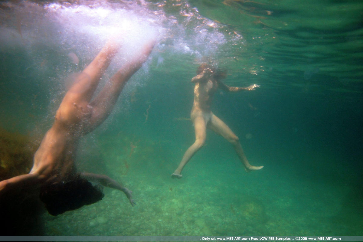 Under The Water-03