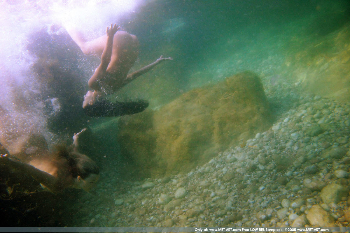 Under The Water-06