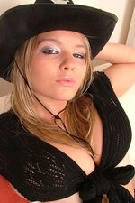 Busty Cowgirl-03