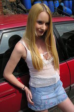 Juliet And Her Car-00