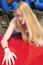 Juliet And Her Car-01